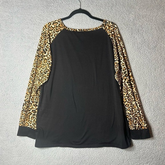 Womens Top 2XL Black Tan Long Sleeve Crew Neck Sequined Pocket Leopard Top - Picture 2 of 9